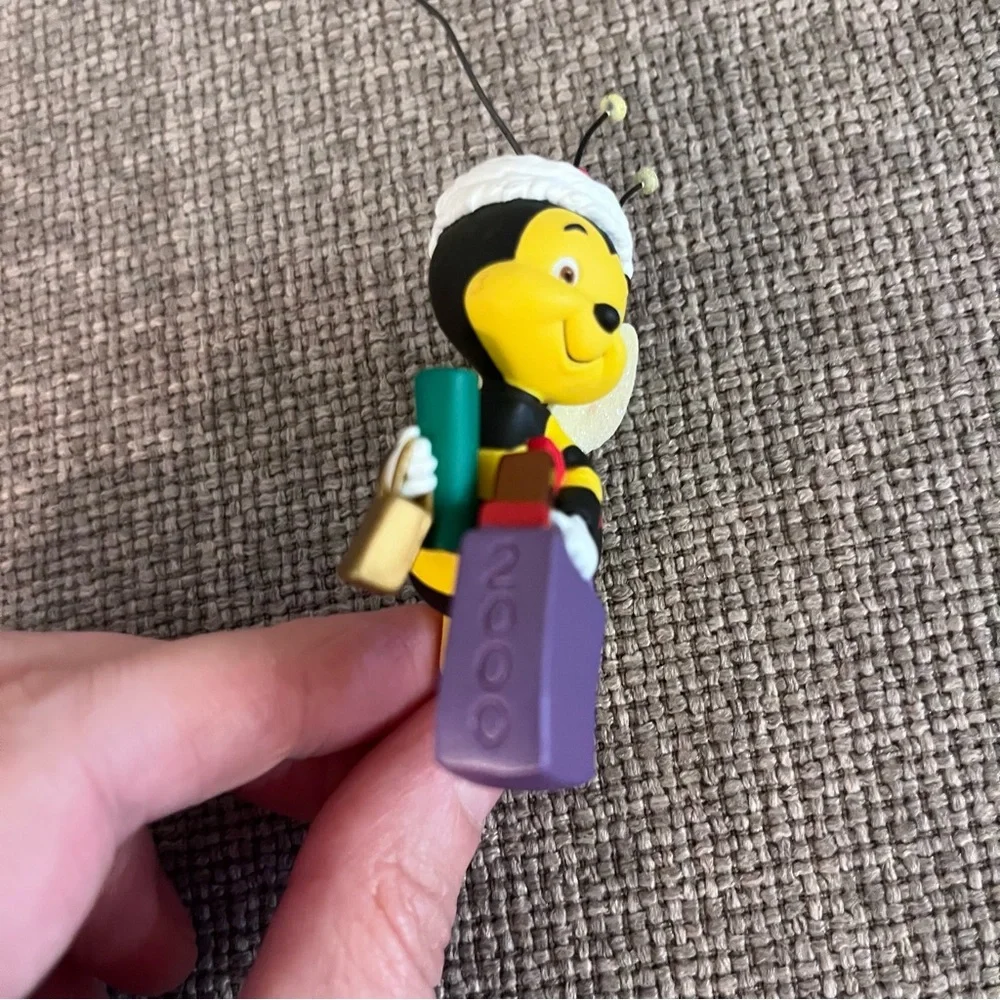 Hallmark Keepsake Christmas Tree Ornament Busy Bee Shopper 2000 Holiday
